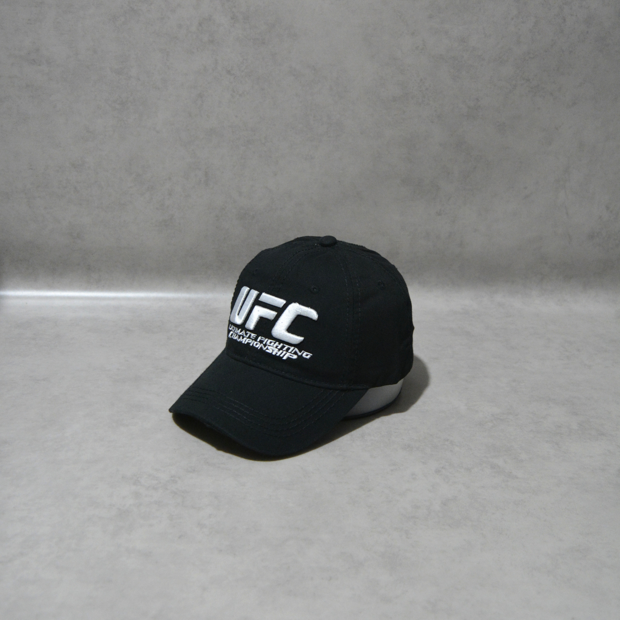 Casquette UFC simple – Style et Puissance