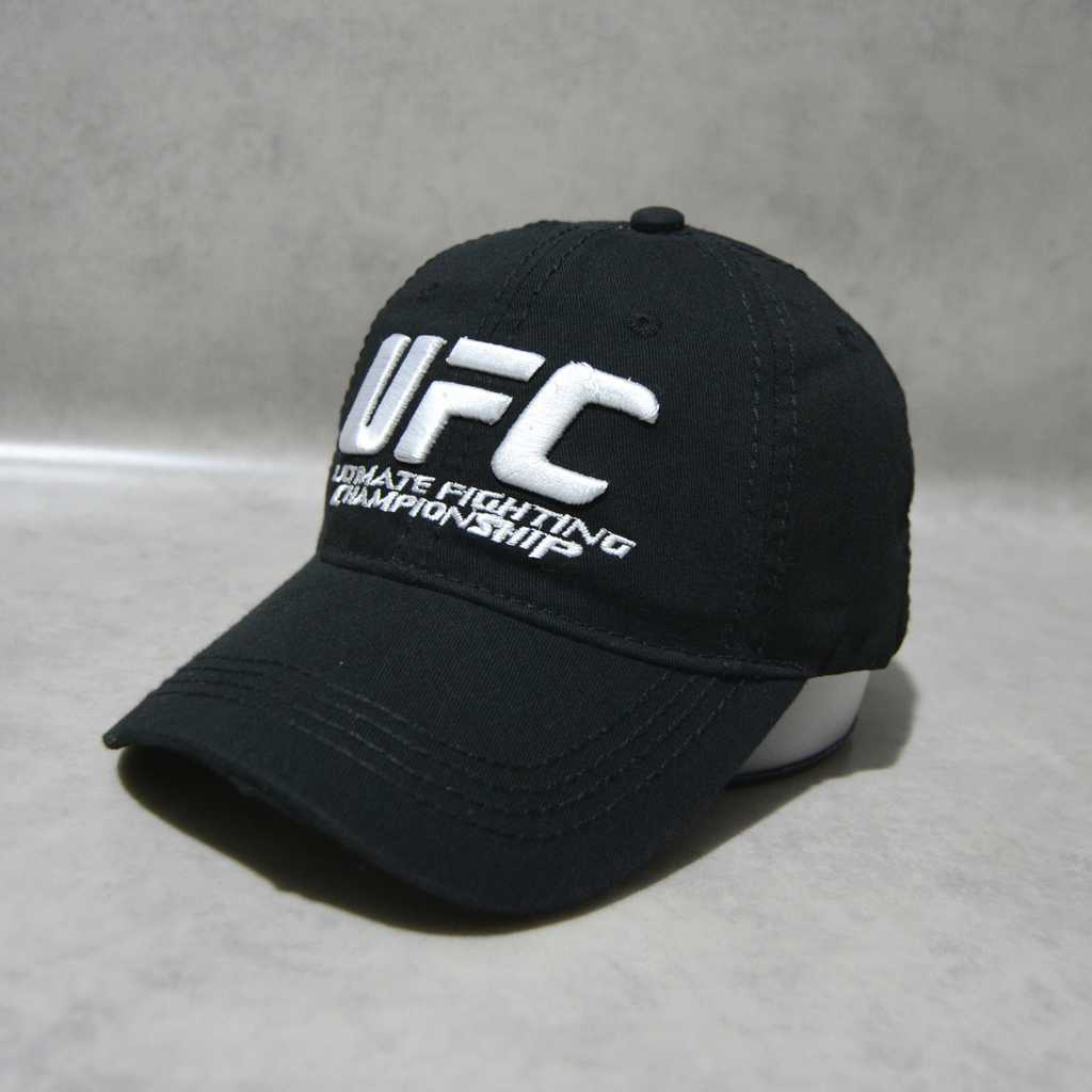 Casquette UFC simple – Style et Puissance
