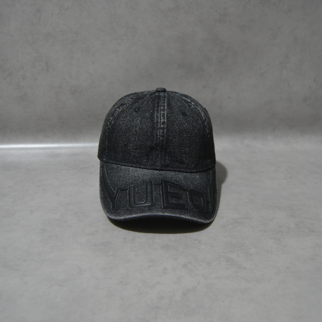 Casquette élégente  en jean noir