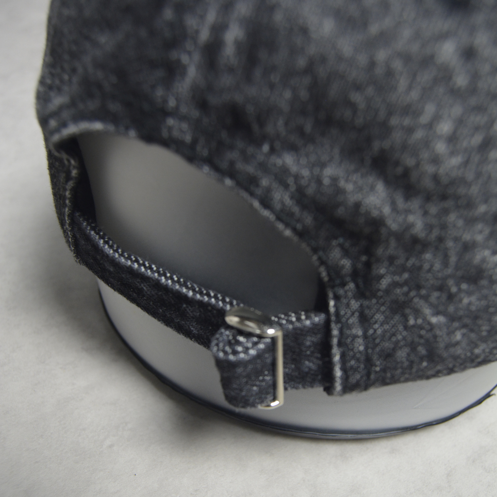Casquette élégente  en jean noir