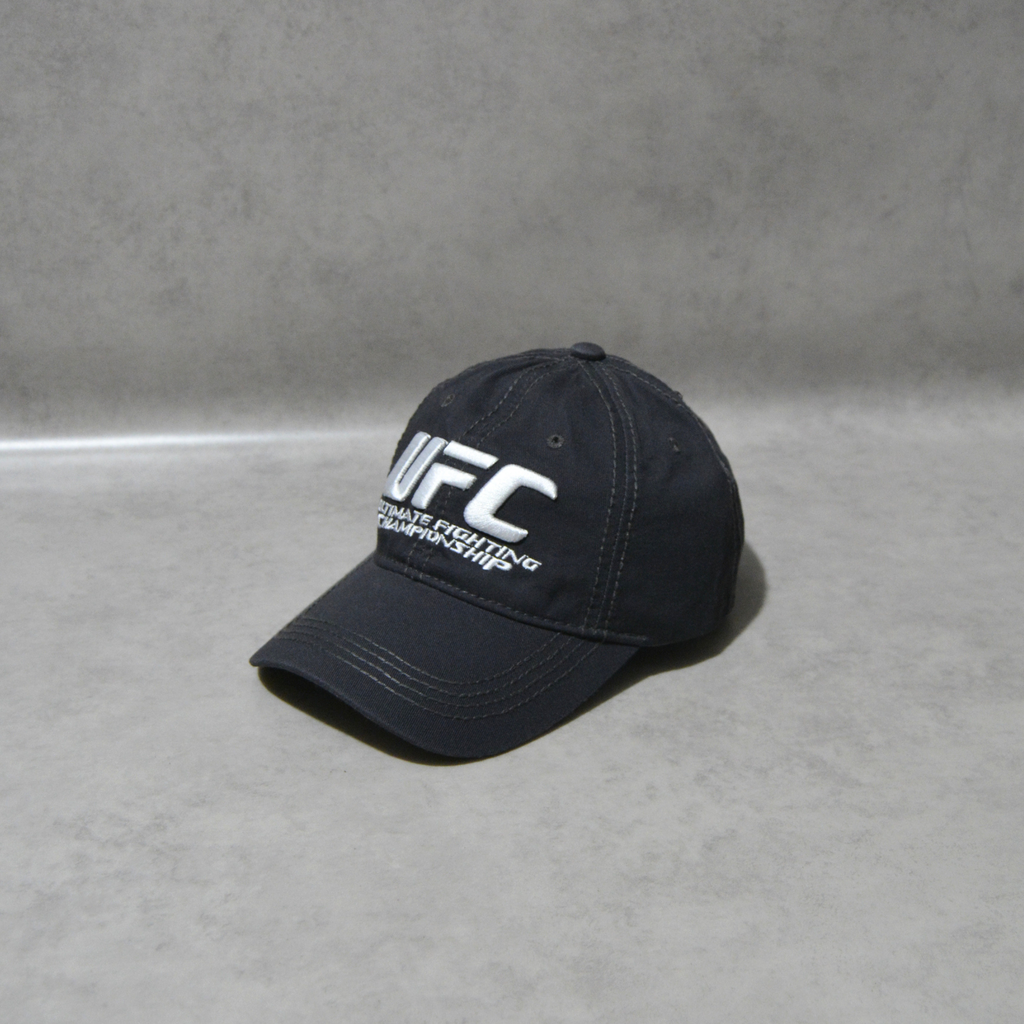 Casquette UFC simple – Style et Puissance