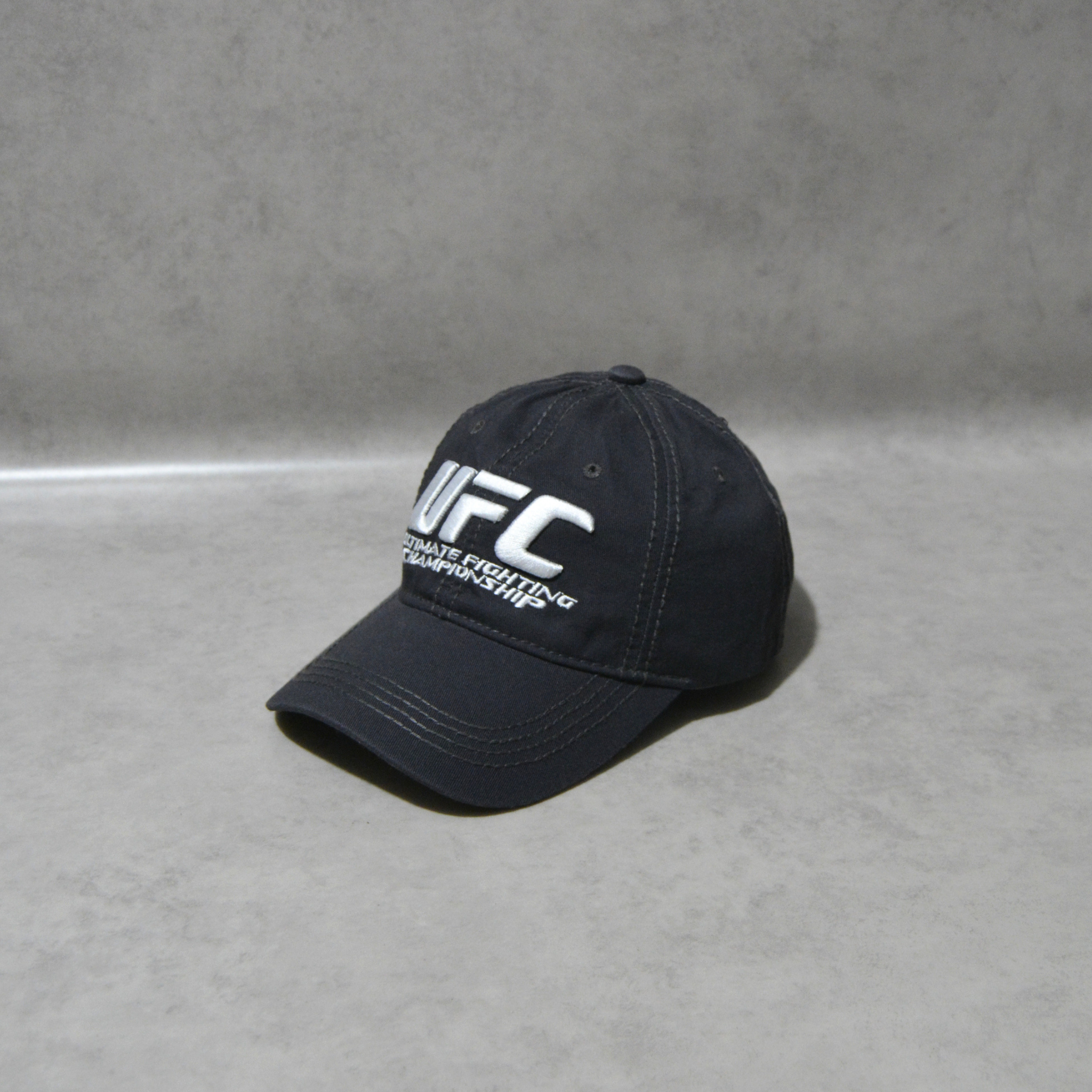 Casquette UFC simple – Style et Puissance