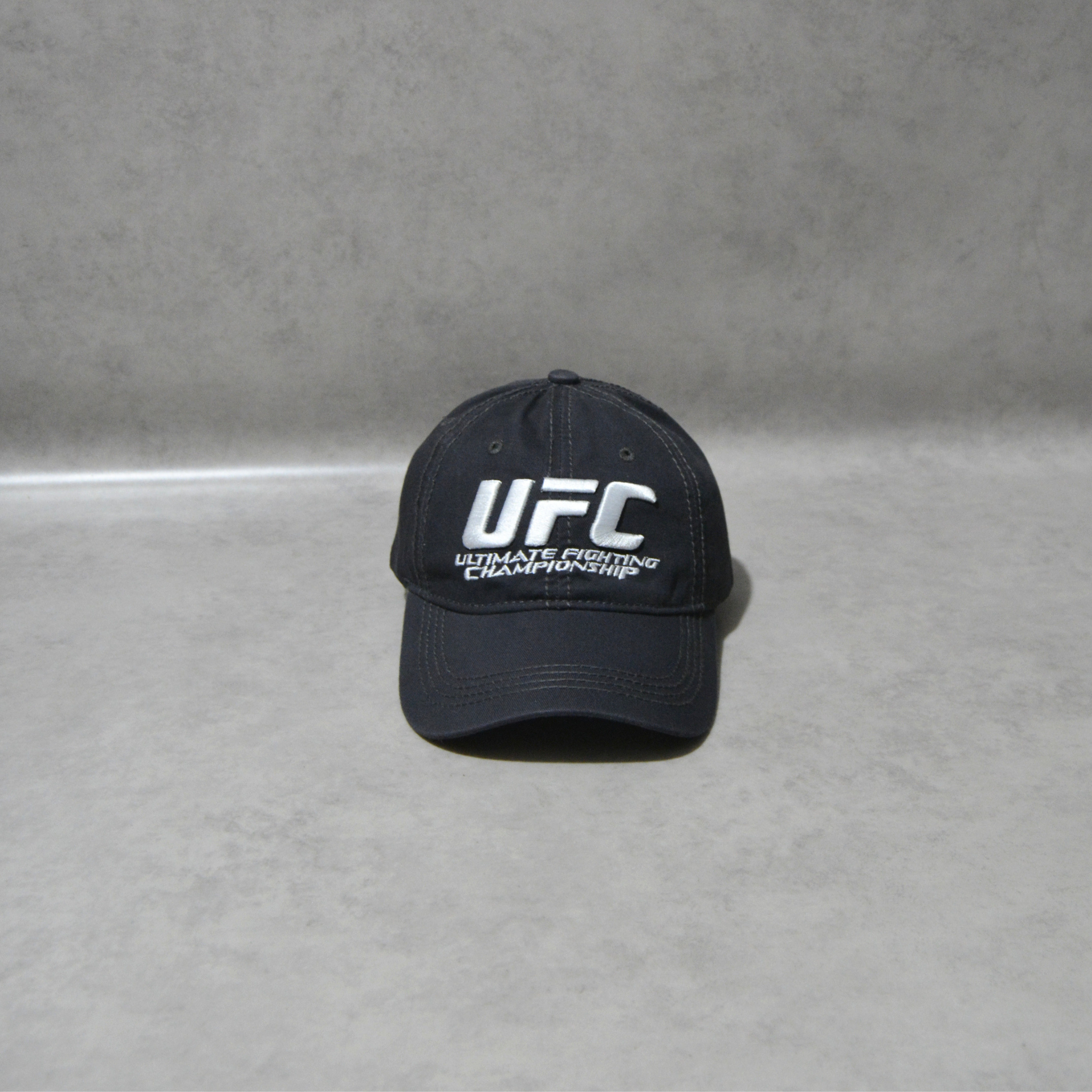 Casquette UFC simple – Style et Puissance