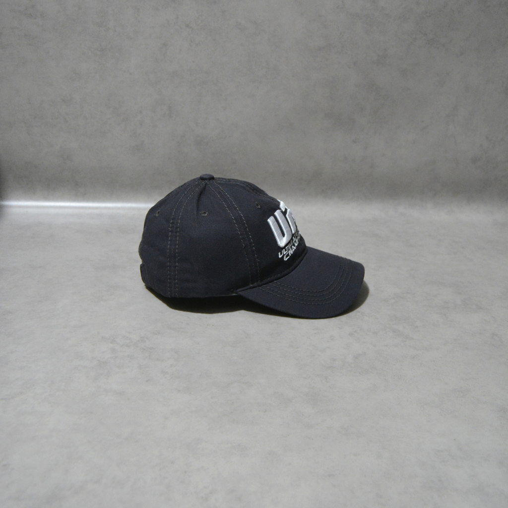 Casquette UFC simple – Style et Puissance