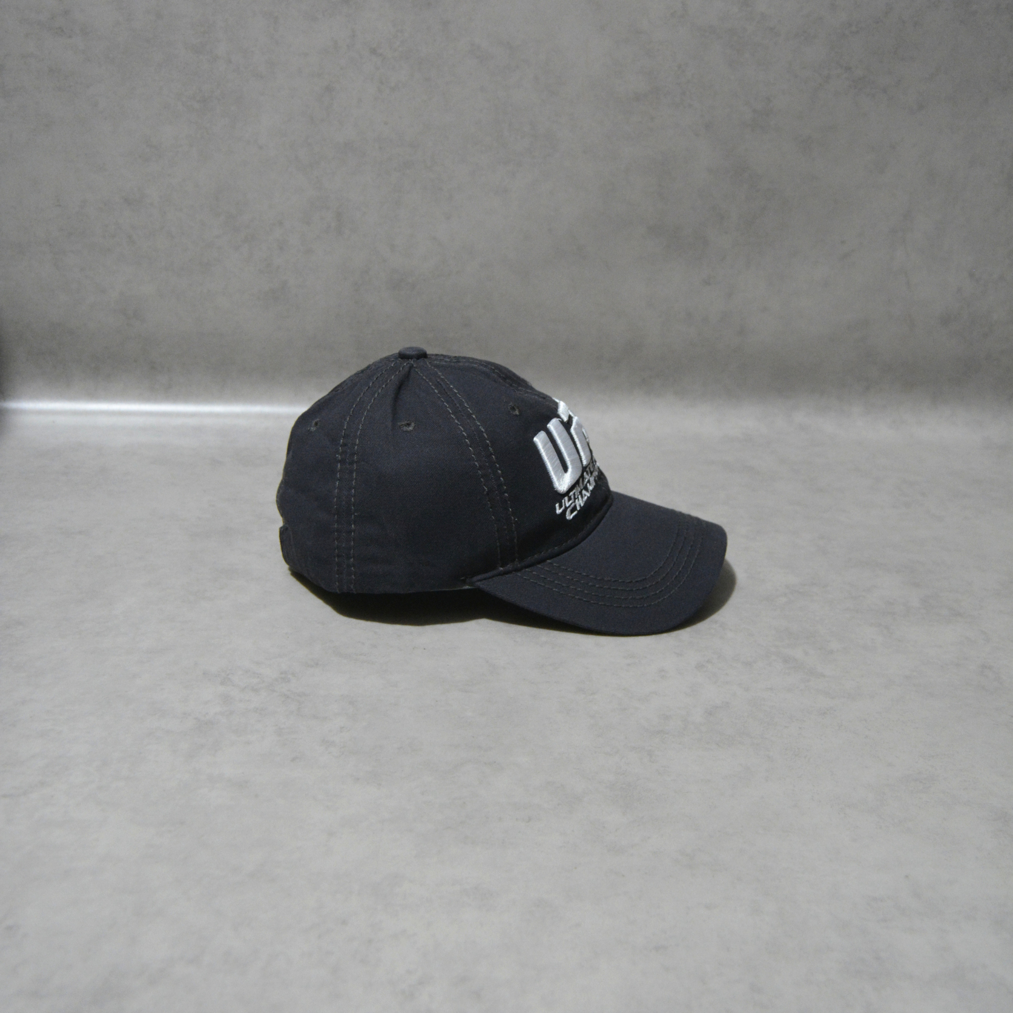Casquette UFC simple – Style et Puissance